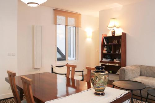 Bright apartment in the heart of Paris