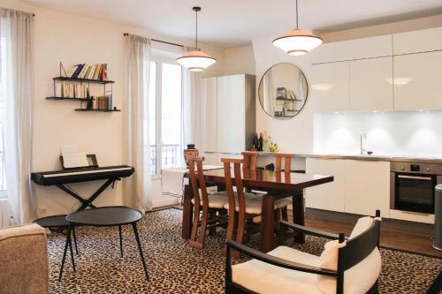 Bright apartment in the heart of Paris