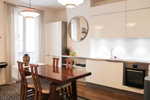 Bright apartment in the heart of Paris