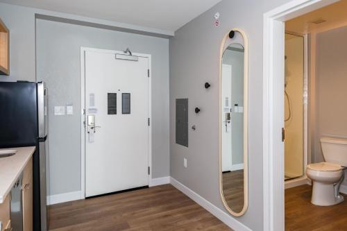 Ванная комната в TownePlace Suites Dayton Beavercreek