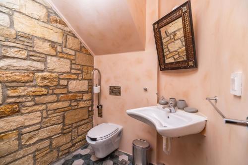 Et badeværelse på Villa Lavidona by PosarelliVillas