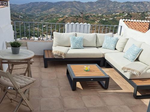 En generel udsigt til bjerge eller udsigt til bjerge taget fra feriehuset