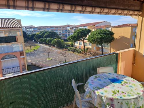 Alhambra, studio pour 4 personnes avec parking, piscine, clim