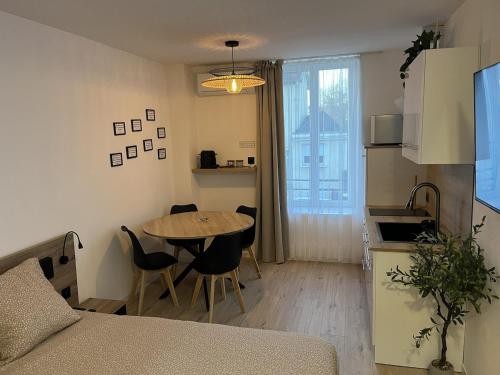 Majoituspaikan Studio Axel keittiö tai keittotila