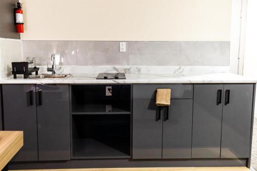 O bucătărie sau chicinetă la SureStay by Best Western Smithers