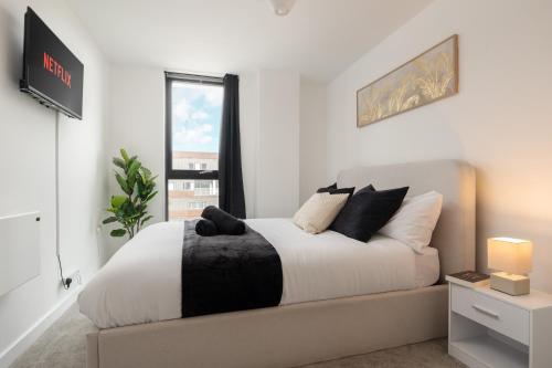 2 Bedroom - Old Trafford - Balcony - Free Parking photo 96
