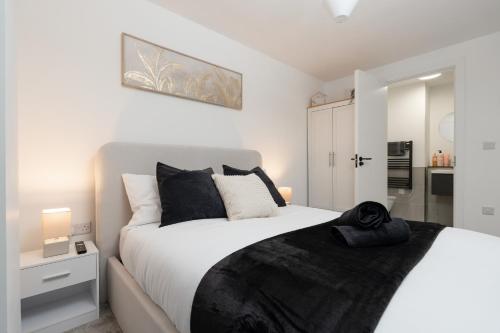2 Bedroom - Old Trafford - Balcony - Free Parking photo 93