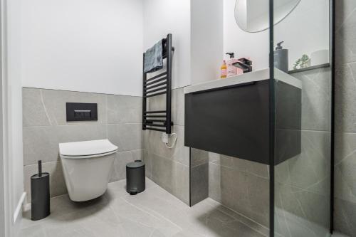 2 Bedroom - Old Trafford - Balcony - Free Parking photo 80