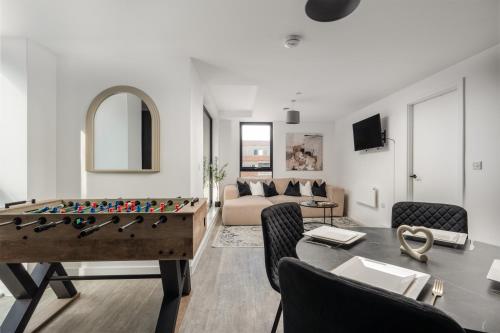 2 Bedroom - Old Trafford - Balcony - Free Parking photo 51