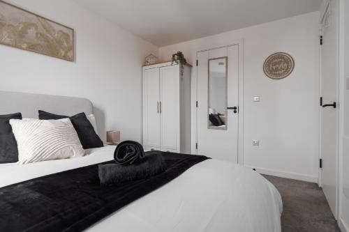 2 Bedroom - Old Trafford - Balcony - Free Parking photo 64