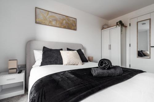 2 Bedroom - Old Trafford - Balcony - Free Parking photo 31