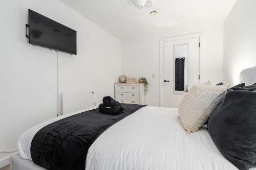 2 Bedroom - Old Trafford - Balcony - Free Parking photo 32