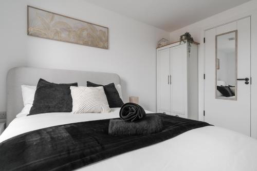2 Bedroom - Old Trafford - Balcony - Free Parking photo 41