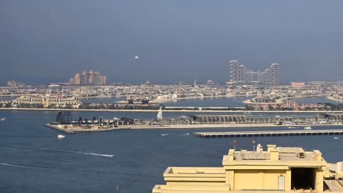 Beach, Palm Jumeirah & Marina view