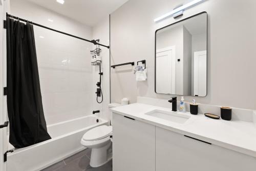 Et badeværelse på Citizen Apartment Washington DC