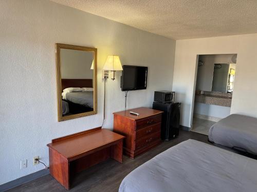 Una cama o camas en una habitación de Newnan Nook