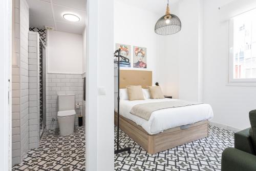 Holidays2Malaga Picasuss Loft New Built Close Huelin Beach and Promenade