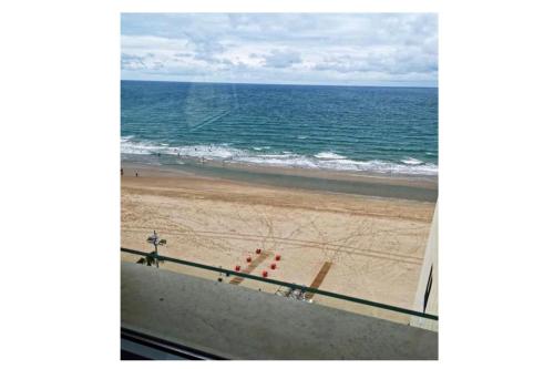 Romántica vista al paseo marítimo de Cádiz