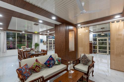 Posezení v ubytování Gulrang