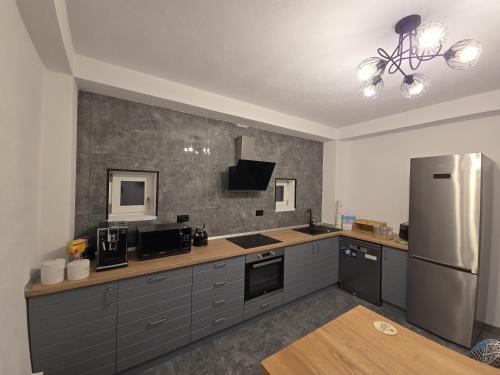 Nhà bếp/bếp nhỏ tại Bricktopia