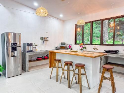 Fotografie z fotogalerie ubytování 3 Bedroom Home in Playa Pelada v destinaci Nosara