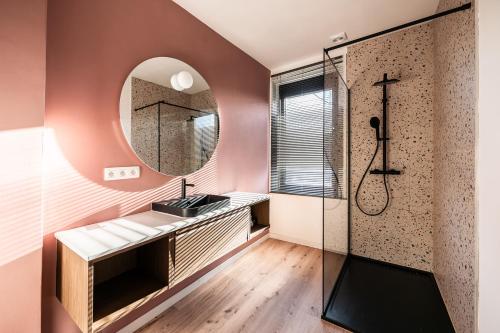 Et badeværelse på Spacious 5-room house near Brussels with private parking