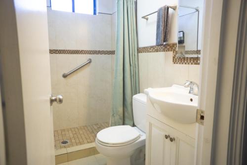 Un baño de Apt cerca de New City, Centro y frontera, zona río