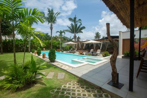 Piscina a Le Joannes o a prop