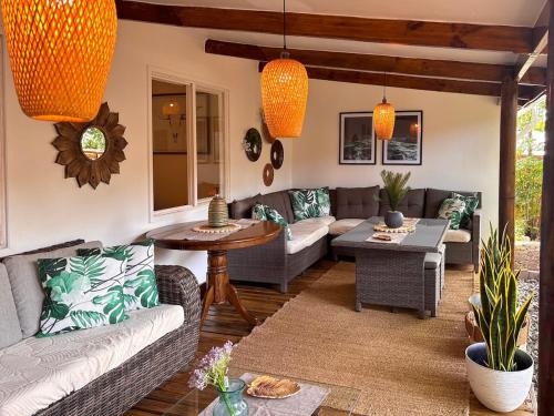 Φωτογραφία από το άλμπουμ του Hare Mahalo στη Χάνγκα Ρόα