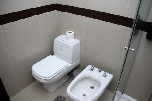 Et badeværelse på Departamento en el centro de Rio Gallegos