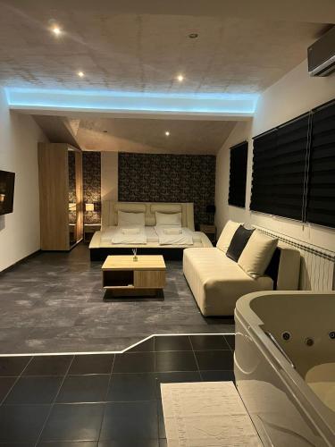 Khu vực ghế ngồi tại Restoran & Prenociste DVA BRATA