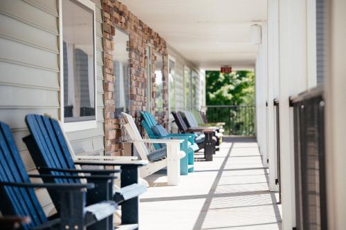 Гостиная зона в Kasa Gold Coast Inn Traverse City