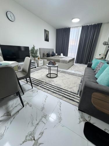 Big New Studio With Private Beach Access