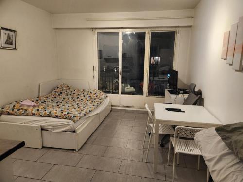 Appartement petit proche metro Alesia