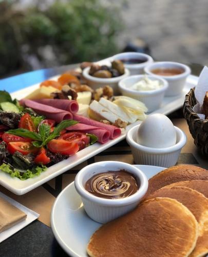 Jídlo v hotelu nebo okolí