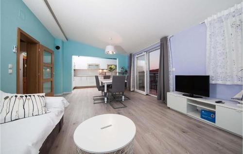 Nice Apartment In Makarska With House Sea View