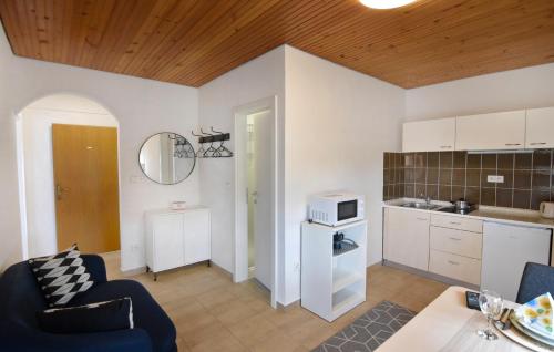 Apartments with parking space Umag - 22680