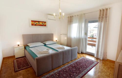 Apartments with parking space Umag - 22680