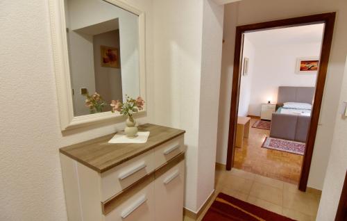 Apartments with parking space Umag - 22680