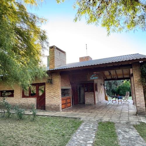 Φωτογραφία από το άλμπουμ του Casa con piscina a 600 metros de plaza de Villa de las Rosas σε Villa Las Rosas