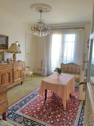 Prestigious Parisian vintage