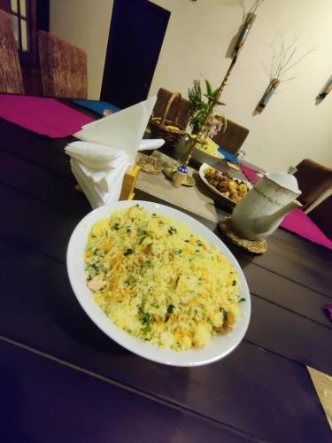 ハプタレーにあるSara's Grove Boutique Bungalowの食器