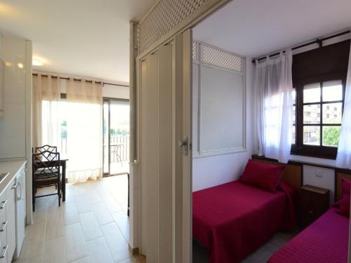 Apartment in Estartit near supermarket