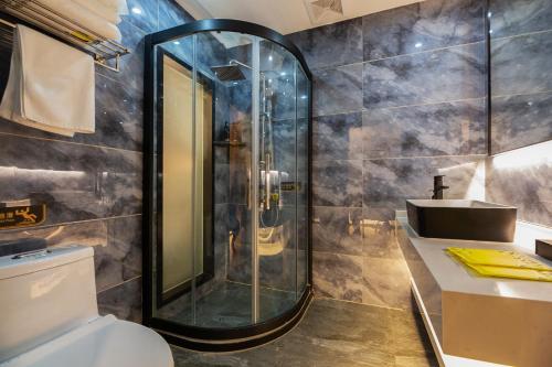 Et badeværelse på Iu Hotel