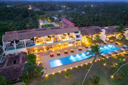 Бассейн в Grand Beach или поблизости