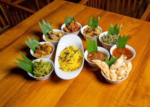 Mâncare la sau în apropiere de acest complex