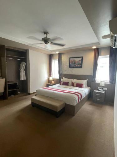 Clover Hotel