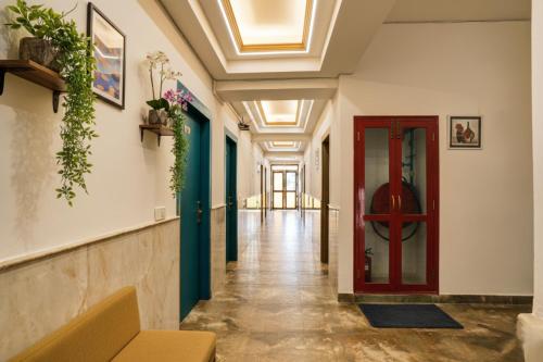 Φωτογραφία από το άλμπουμ του Hotel The MG Road Near Sikanderpur Metro σε Γκουργκάον