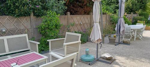 Κήπος έξω από το chambre d'hôte la maison verte