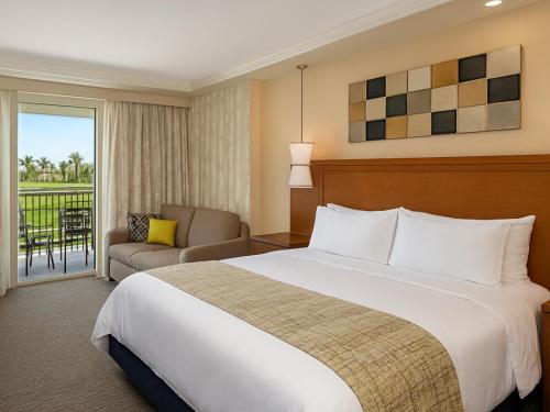 Postel nebo postele na pokoji v ubytování Marriott's Desert Springs Villas I - STUDIO